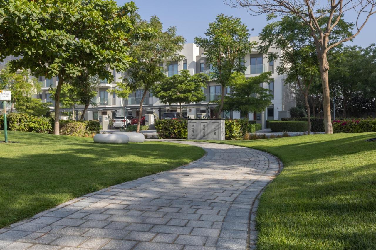 Stay By Latinem Luxury 1Br Holiday Home Cv A207 Near Burj Khalifa Dubai Eksteriør billede